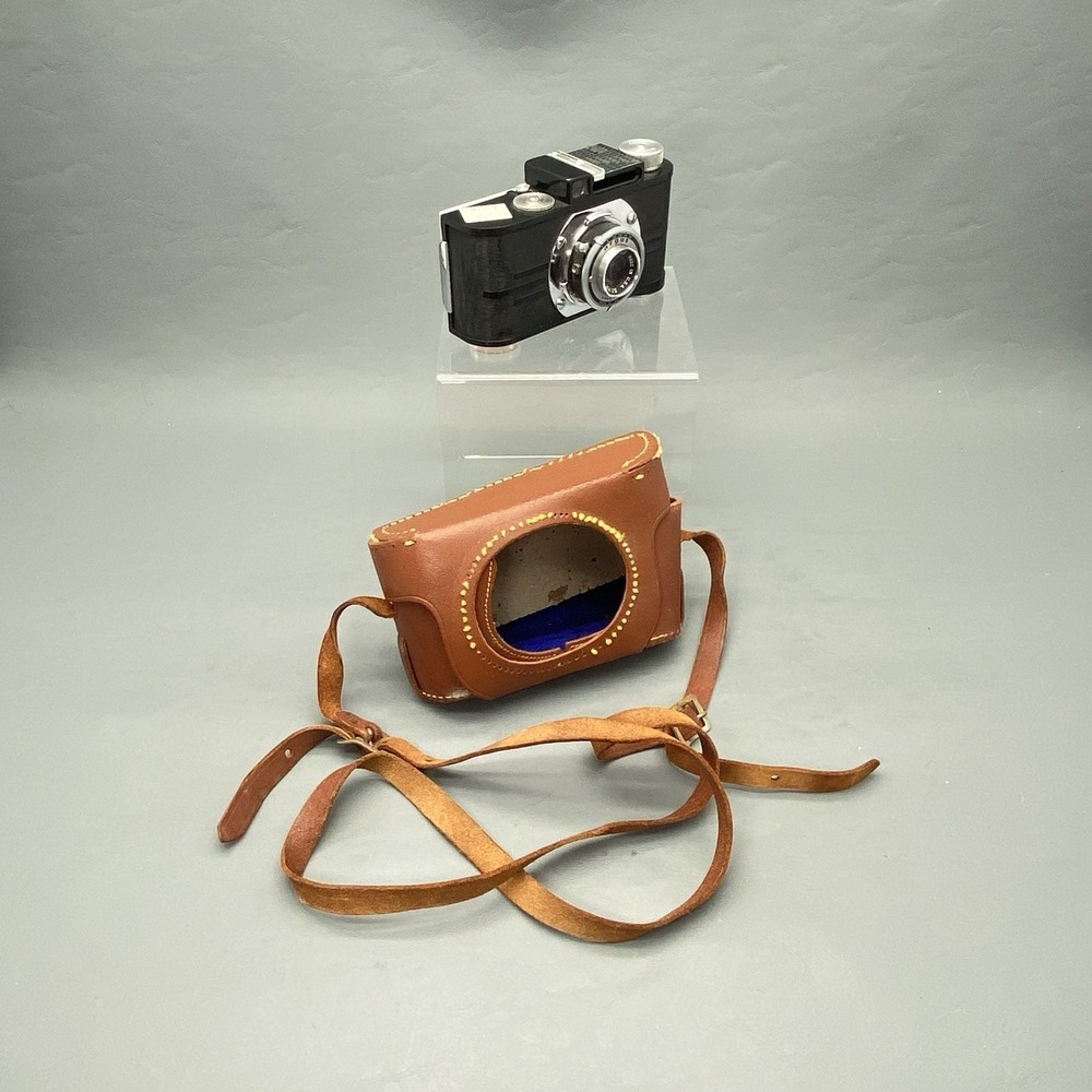 Argus Anastigmat A2B Vintage Film Camera in‎ Leather Case Decors Untested/Parts